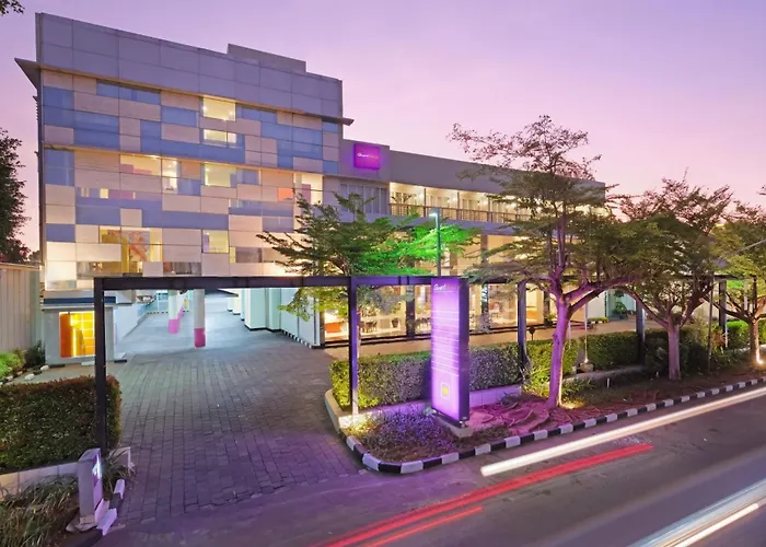 Quest Simpang Lima - By ASTONHotel Semarang